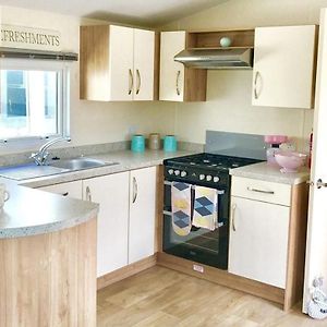 6 Berth Superior Caravan 3 Bed Pet